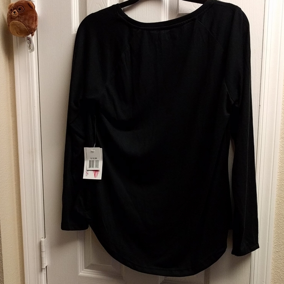 Donated - Strong Female Hero T-shirt - Picture 6 of 8